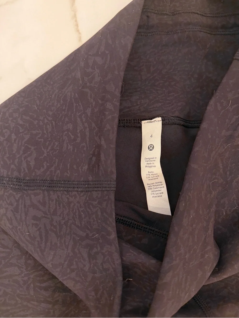 Lululemon black patterned wunder train shorts size 4